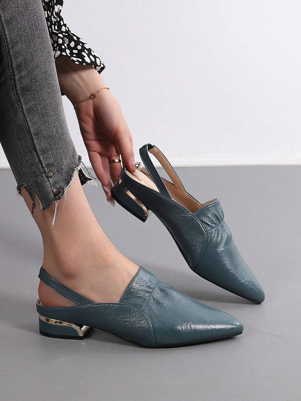 Traipse - Women Shoes